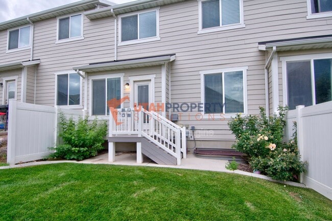 Building Photo - 15351 Tarawa Dr