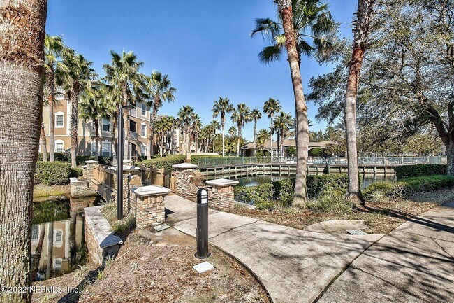 Building Photo - 7990 Baymeadows Rd E
