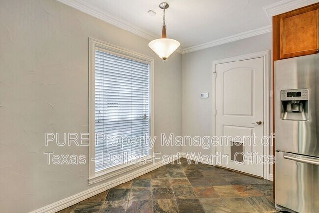 Building Photo - 2234 W Colorado Blvd