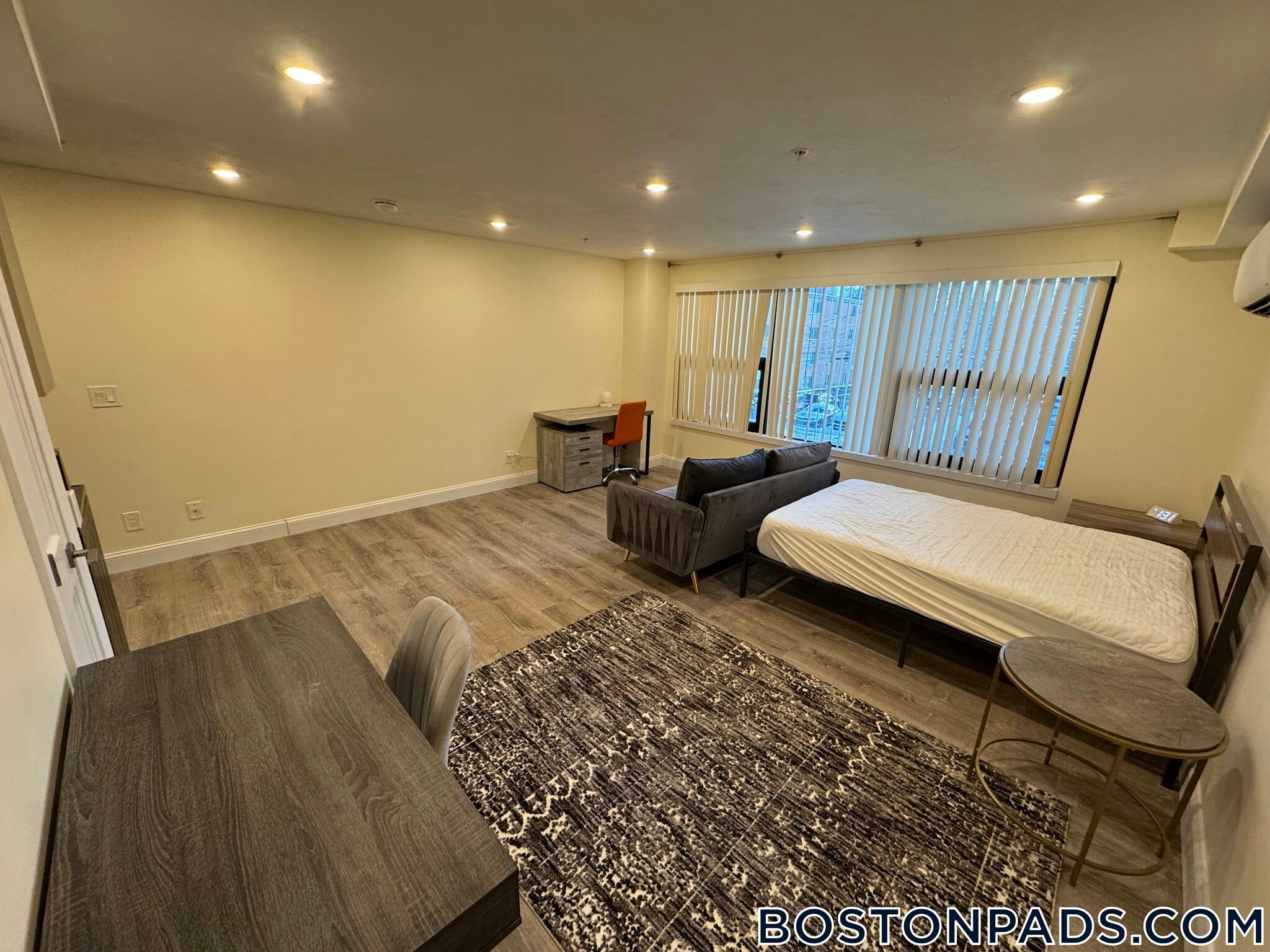 Building Photo - 1028 Commonwealth Ave