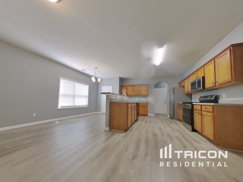 Building Photo - 293 Holbrook Dr