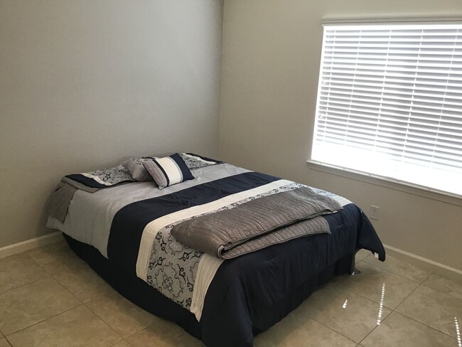 Building Photo - Beautiful 1 Bedroom 1 Bath Home With Al...