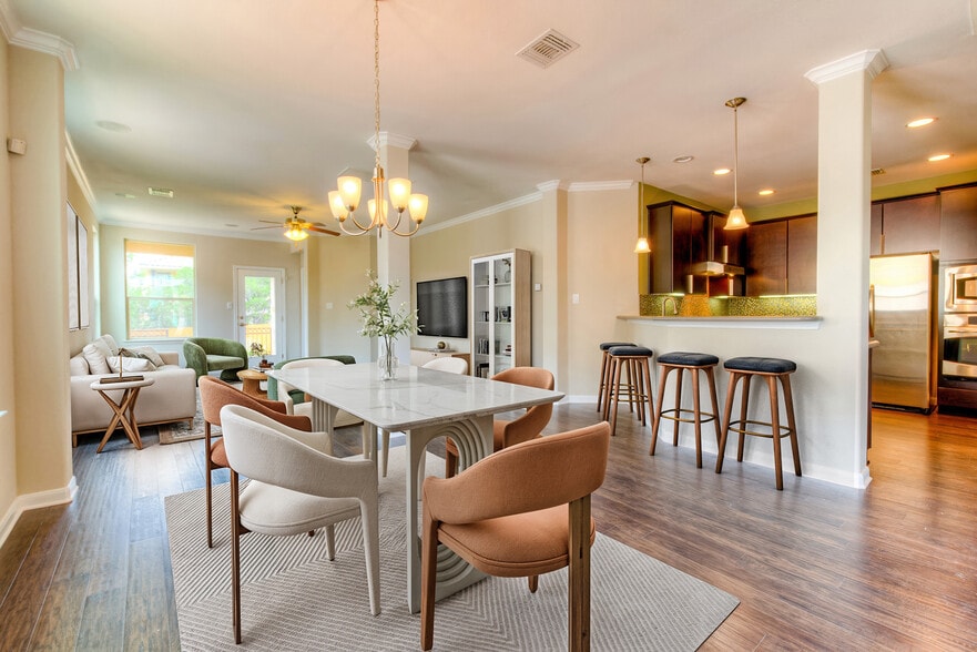 Building Photo - 405 S Meadowlark St