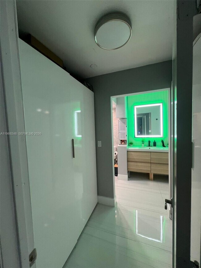 Building Photo - 17878 N Bay Rd