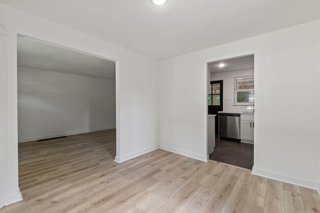 Building Photo - 314 Pennoak Dr