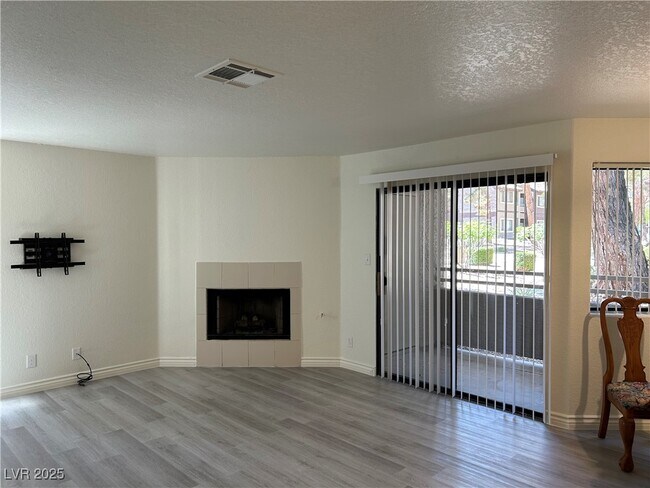 Building Photo - 5044 S Rainbow Blvd