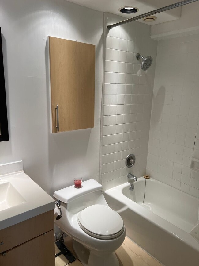 Building Photo - FURNISHED One Bedroom at the Marco Polo