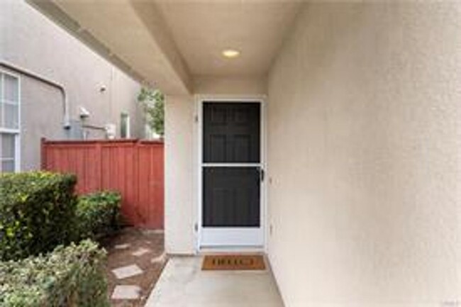 Building Photo - Stunning Aliso Viejo Pool Home