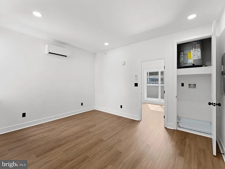 Building Photo - 2331 N Front St