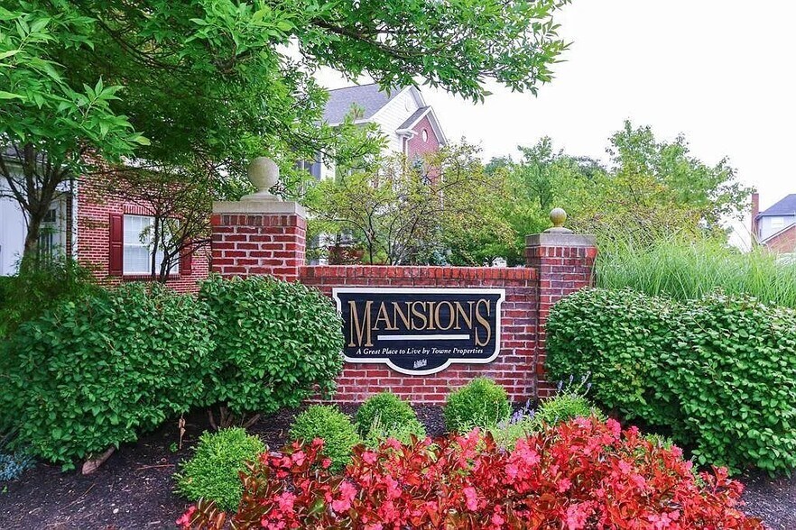 Building Photo - 7545 Mansion Cir