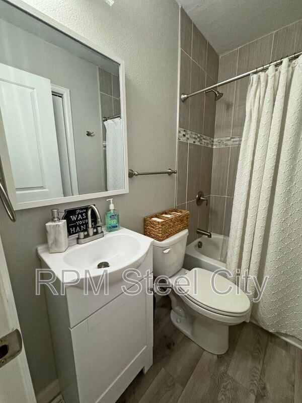 Building Photo - 2524 7th Ave