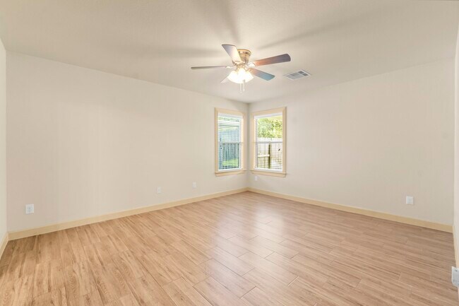 Building Photo - 21522 Daylily Hills Dr