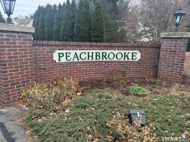 Building Photo - 7 Bittersweet Ln