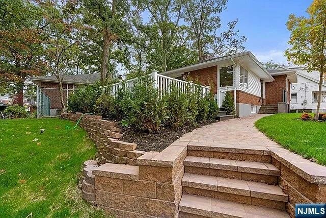 Building Photo - 24 Irving Ave