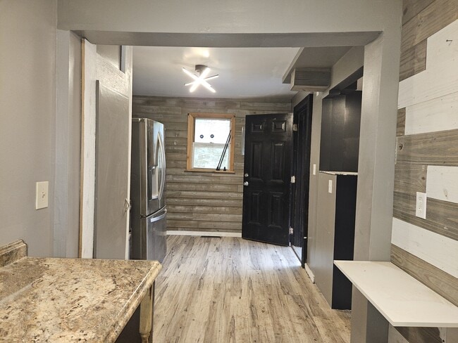 Building Photo - 4009 Oliver Ave