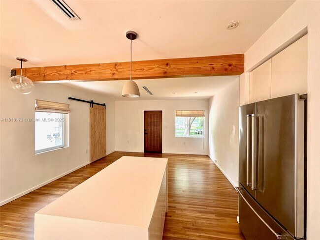 Building Photo - 630 Cardinal St