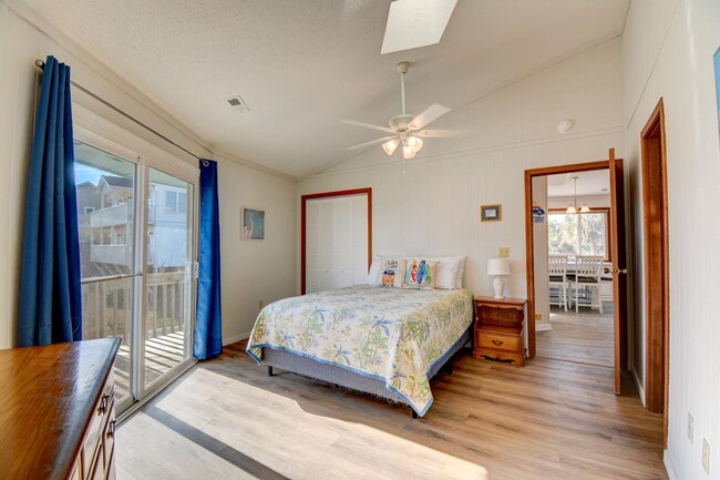 Building Photo - Topsail Island Furnished 2 Bedroom on the ...