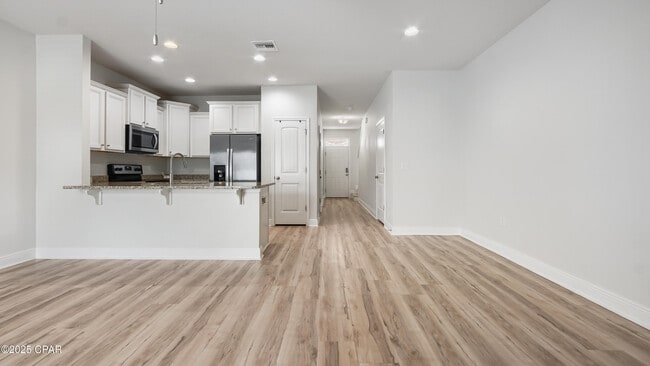 Building Photo - 7675 Shadow Lake Dr