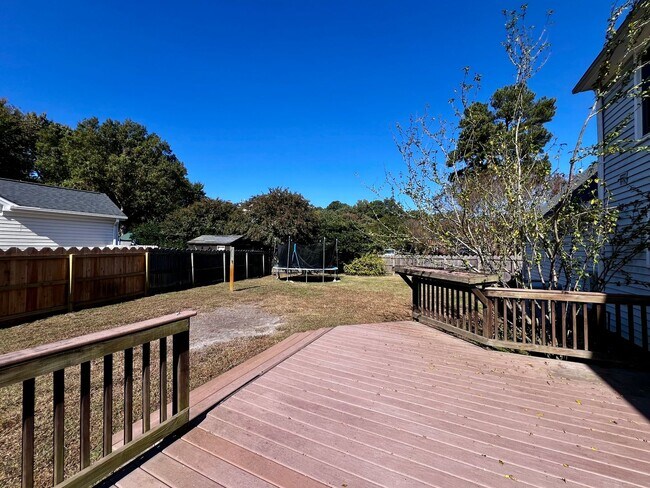 Building Photo - Beautiful home in the desirable Wellington...