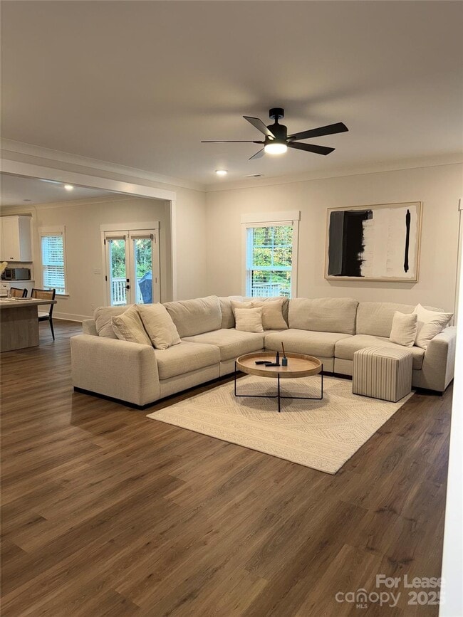 Building Photo - 302 Lester Davis Rd