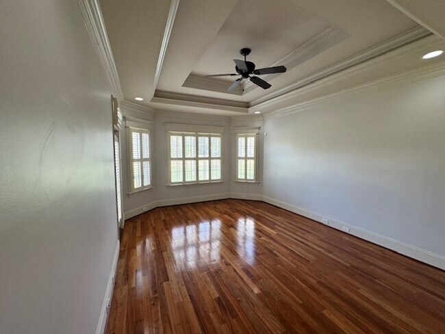 Building Photo - Eagle Ridge Golf Club!