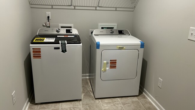 Building Photo - 210 Timber Fls Dr