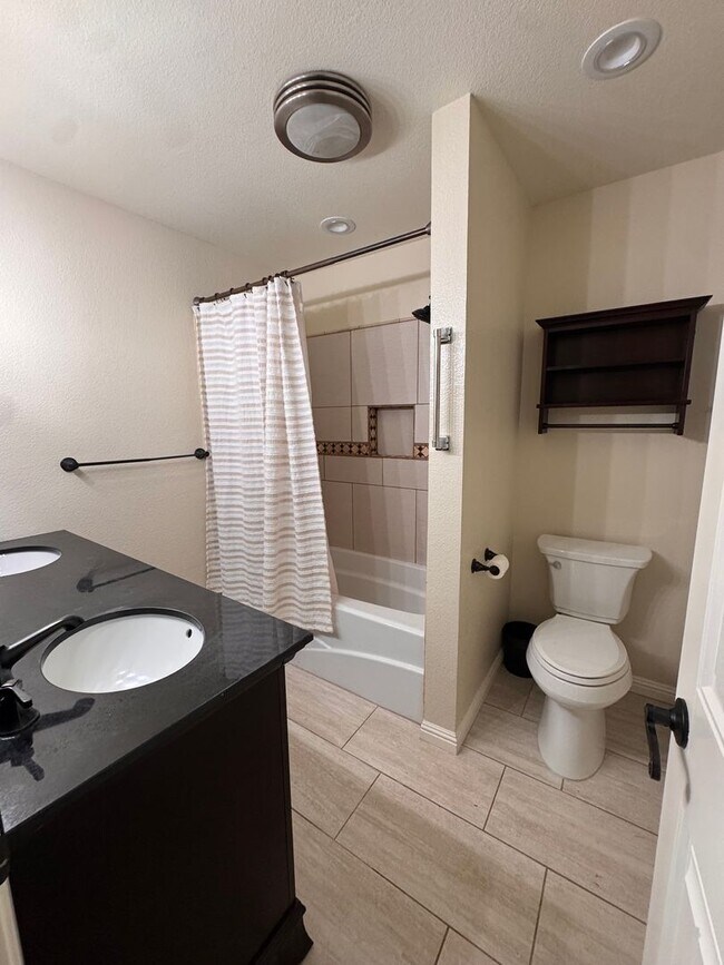 Building Photo - Luxury Lake of the Pines Living | Remodeled 4BD + Large Yard | Furnished or Unfurnished