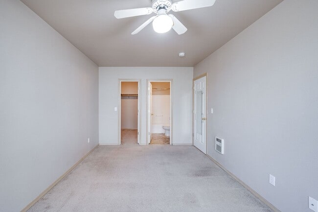 Building Photo - Your Perfect Home Near WSU – Spacious 3-Be...