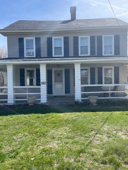Building Photo - 243 Park Ln