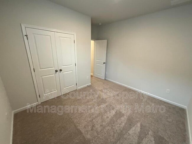 Building Photo - 191 Sweet Briar Wy