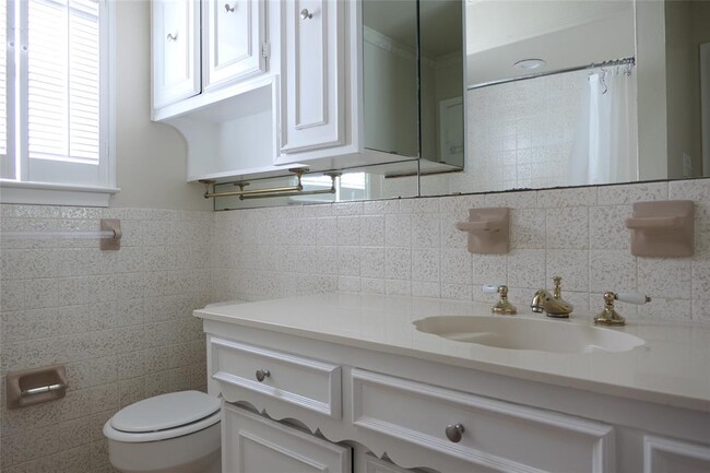 Building Photo - 6317 Rincon Way