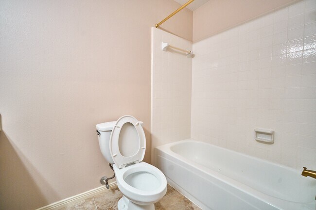 Building Photo - 5022 Moss Run Dr