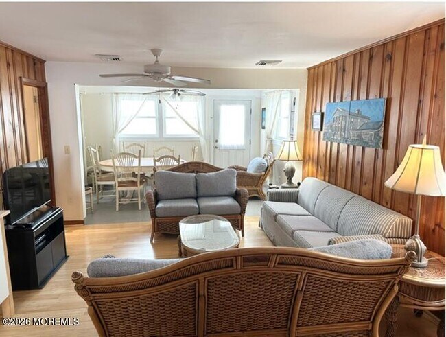 Building Photo - 2200 Oceanfront