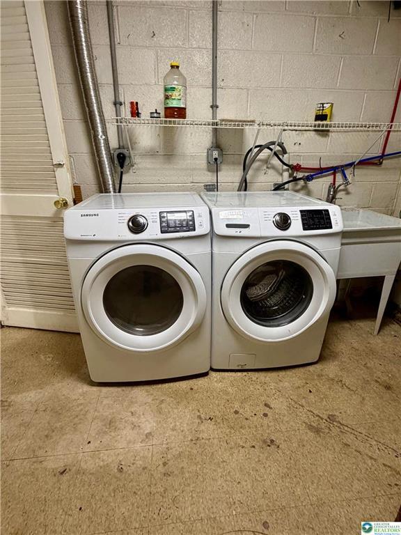 Building Photo - 689 W Brookdale St