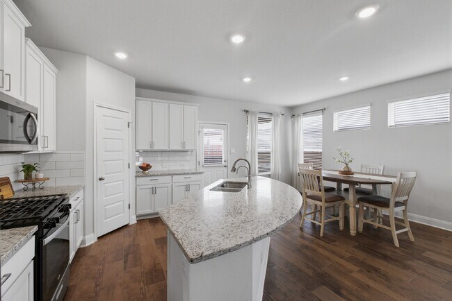 Building Photo - 8439 Knapp Rise