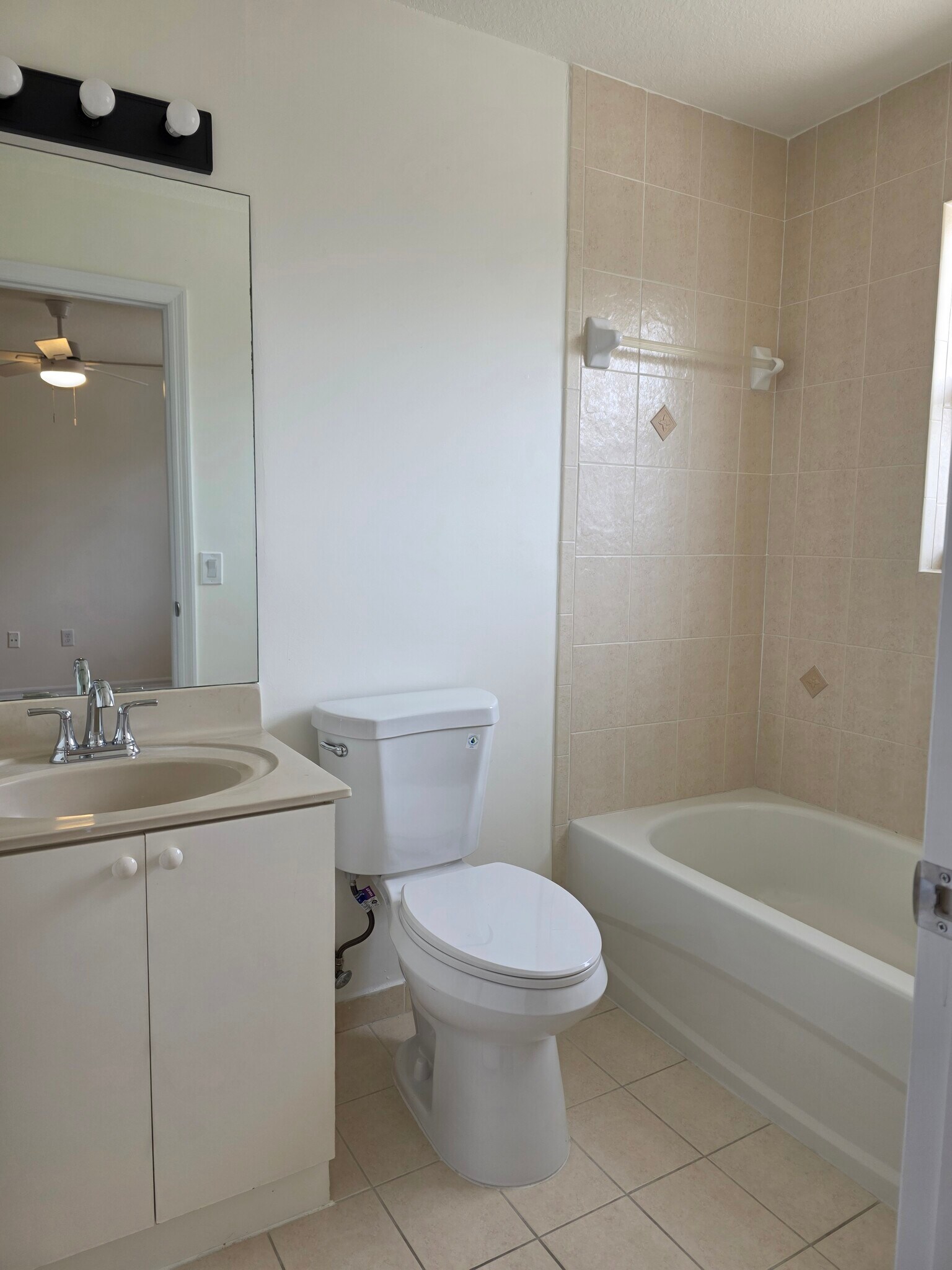 2nd bathroom - 2973 SE 15th Ter