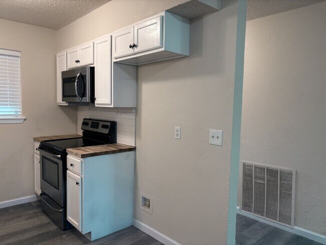 Building Photo - Newly remodeled four bedroom home in Noble