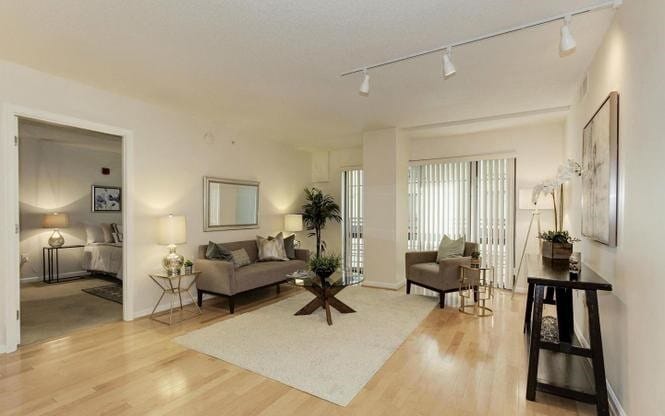 Building Photo - 7923 Eastern Ave