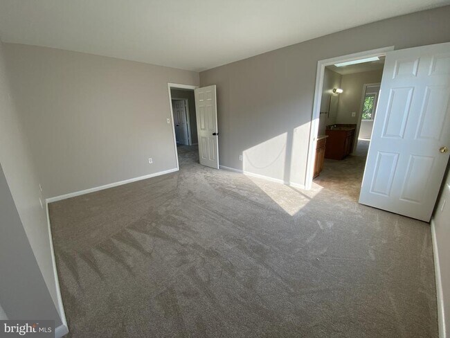 Building Photo - 1712 12th St S