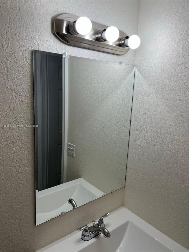 Building Photo - 1300 Moffett St