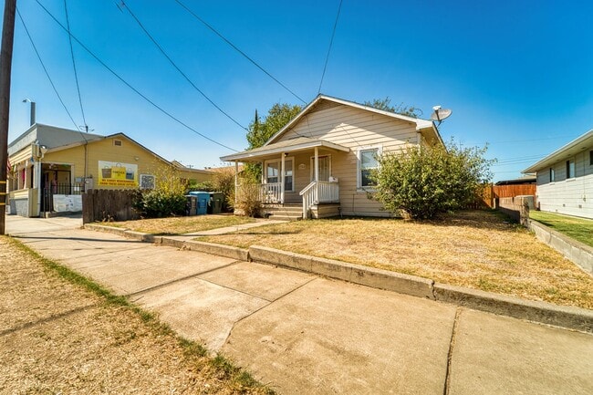 Building Photo - 2 bedroom 1 bath home located in Marysville