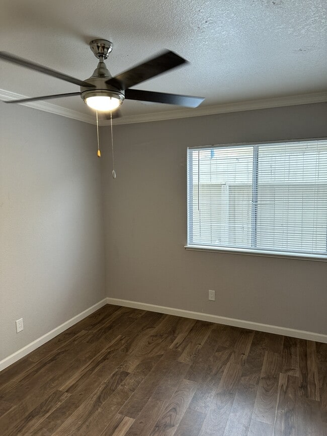 Building Photo - charming 4-bedroom, 2-bathroom home located in a peaceful cul-de-sac in West Modesto