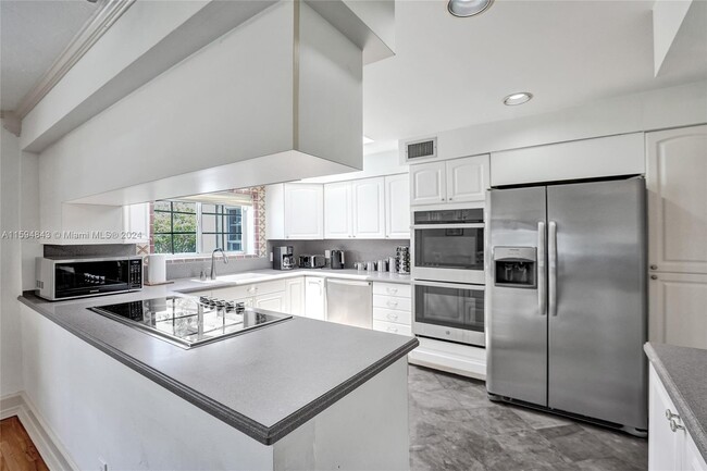 Building Photo - 609 Isle of Palms Dr