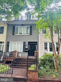 Building Photo - 2639 Woodley Pl NW
