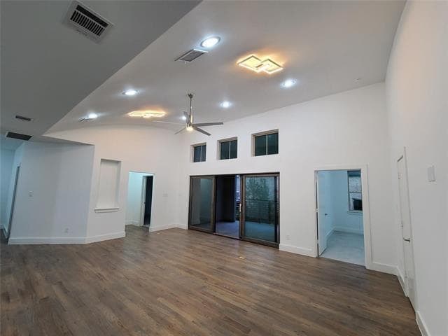 Building Photo - 2812 Almanzor Avenue