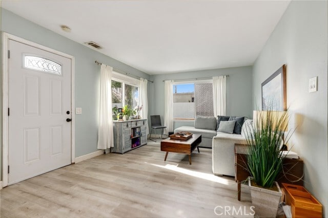 Building Photo - 352 Thalia St