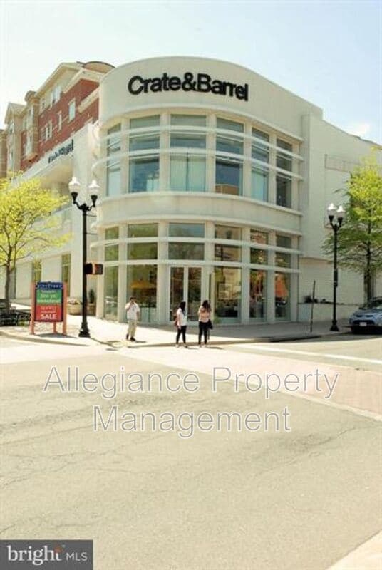 Building Photo - 2001 15th St N