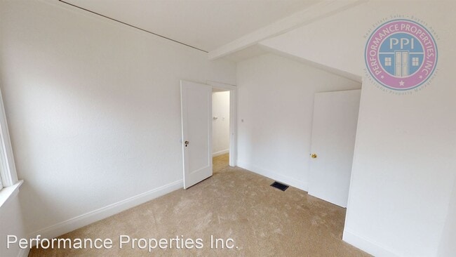 Building Photo - 5 br, 3 bath House - 43 Ladd Street