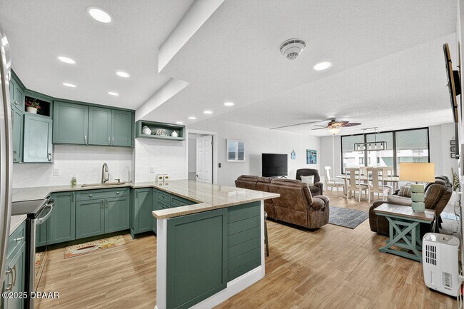 Building Photo - 3051 S Atlantic Ave