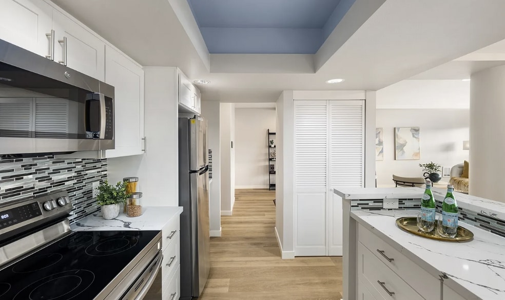 Building Photo - 1768 Aurora Ave N